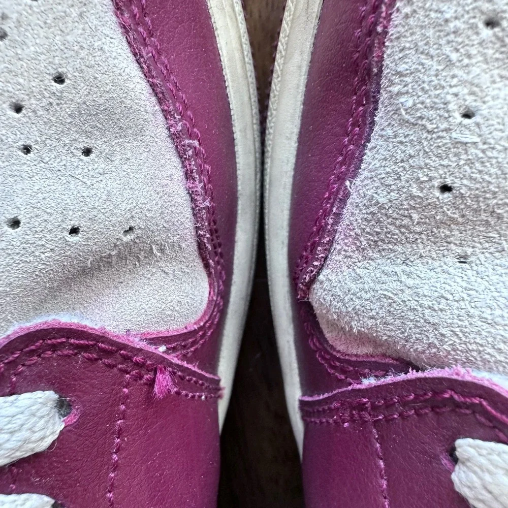 Nike Air Jordan 1 Mid SE Women 9.5 Wild Berry White Embroidered‎ Tiki Leaf